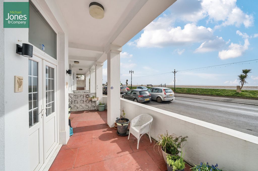 Property photo 1 of 8 Balcony