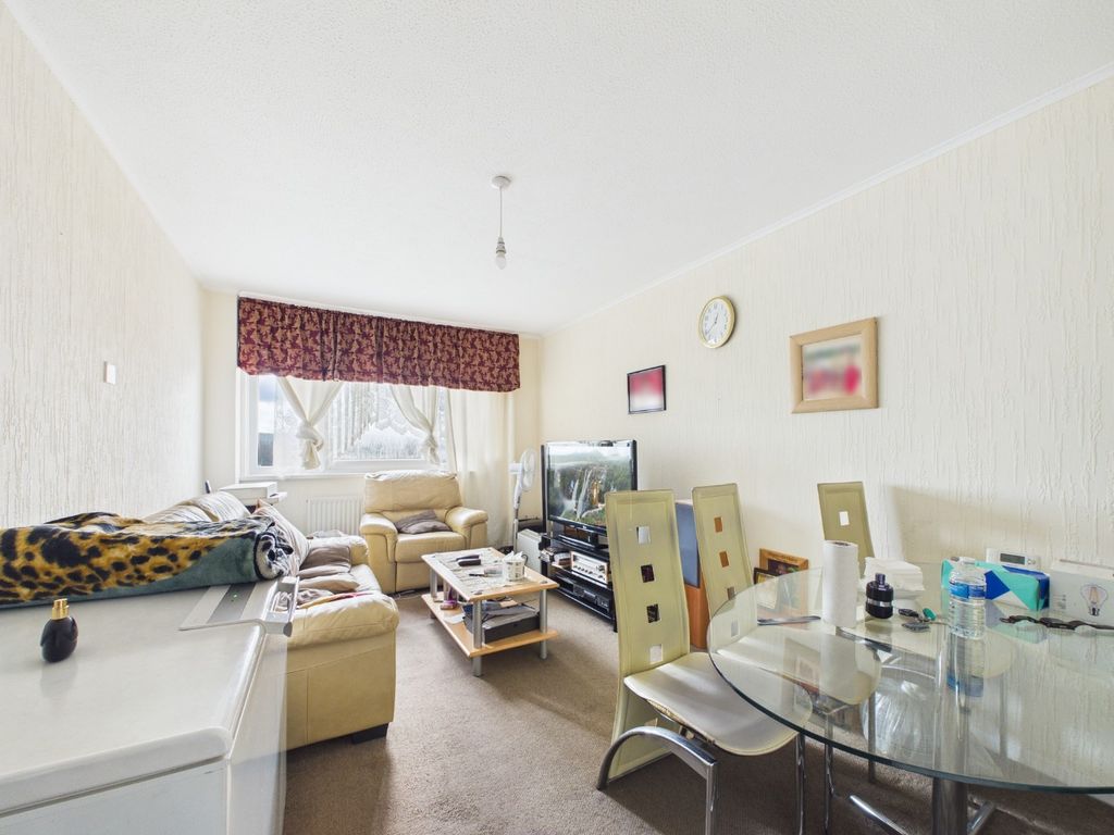 Property photo 2 of 6 4781592