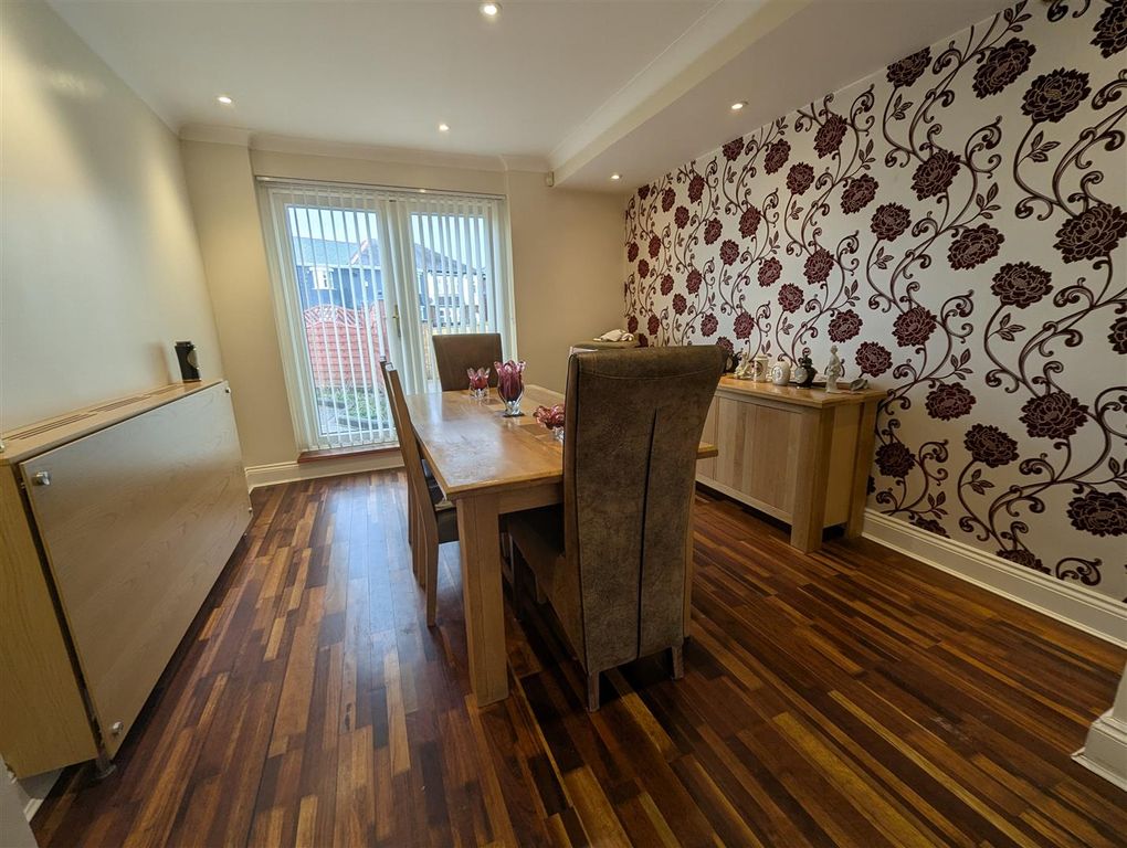 Property photo 3 of 14 Dining Room