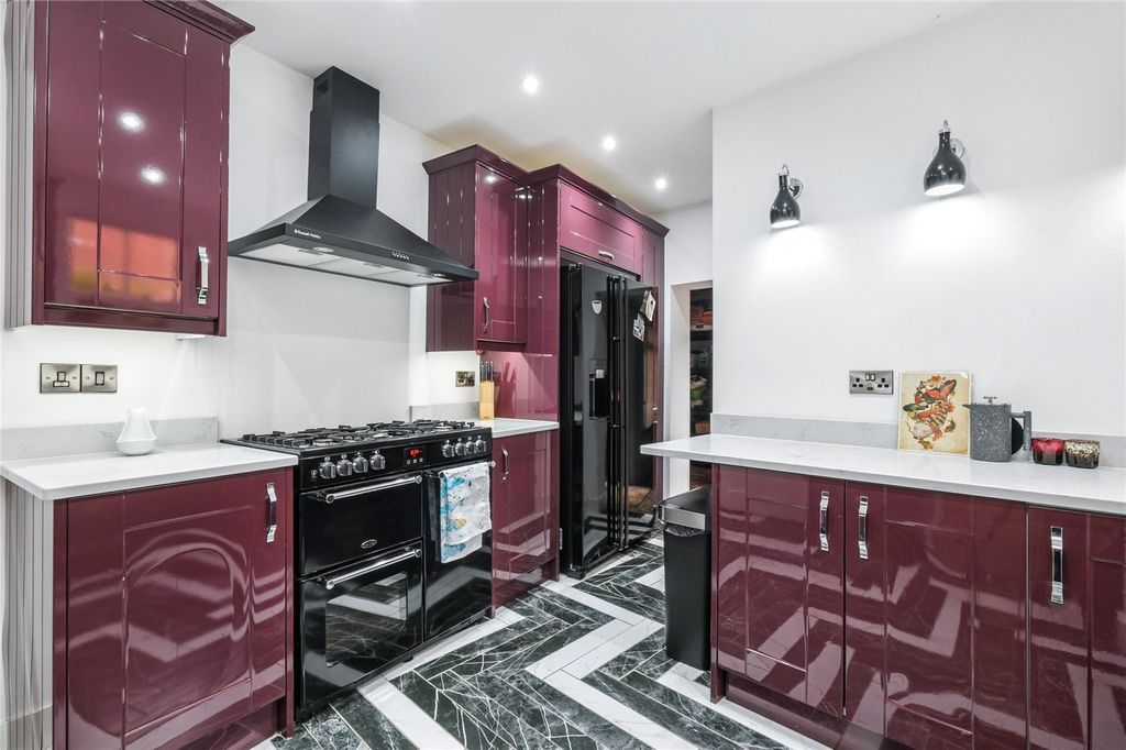 Property photo 2 of 20 Picture