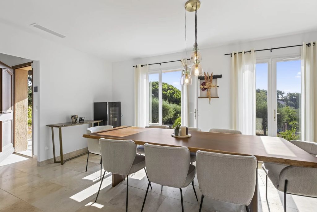 Property photo 2 of 43 E334098679416A676B17F7300E198391_281E13d7Bc_1920-Big