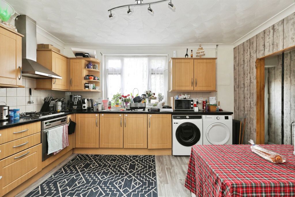 Property photo 3 of 17
