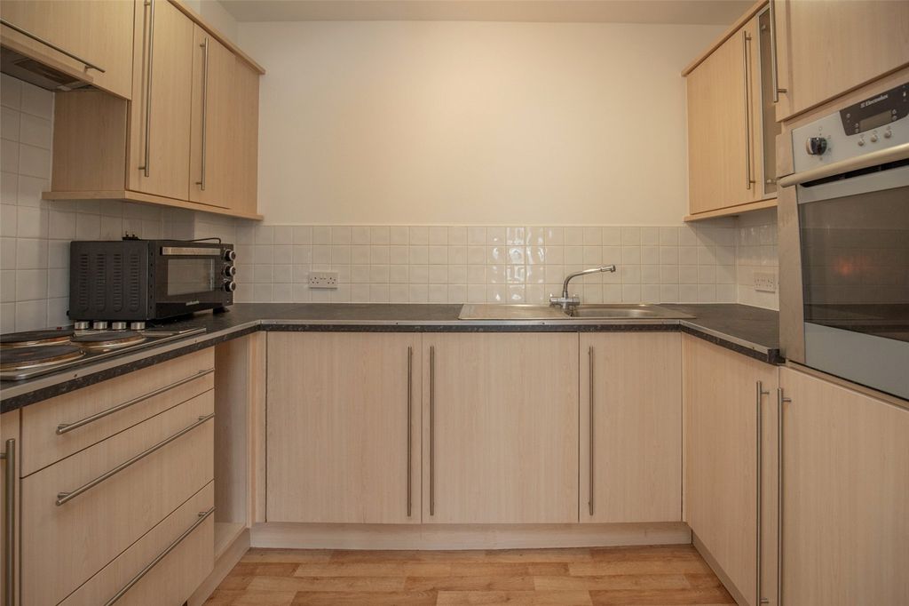 Property photo 2 of 11 Picture No. 10