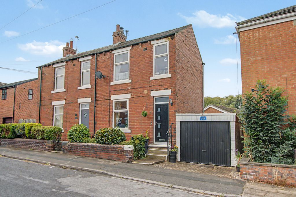 Property photo 1 of 18 2 Bedroom Semi Detached For Sale
