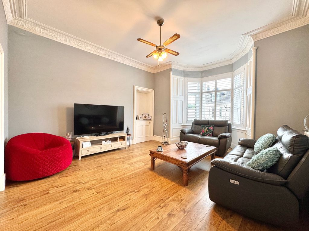 Property photo 3 of 31