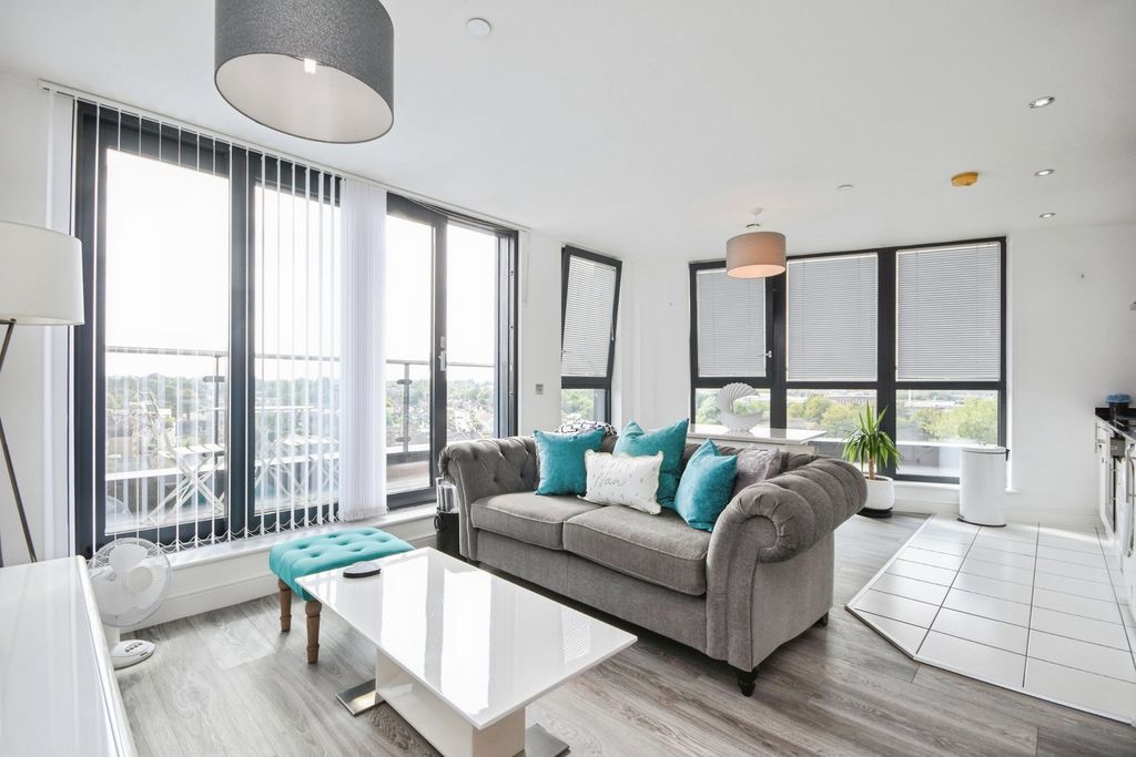 Property photo 3 of 16 Pbox-Img.Jpg