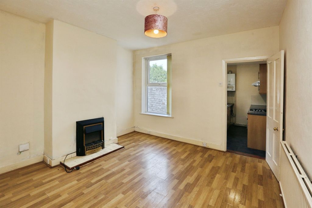 Property photo 3 of 14