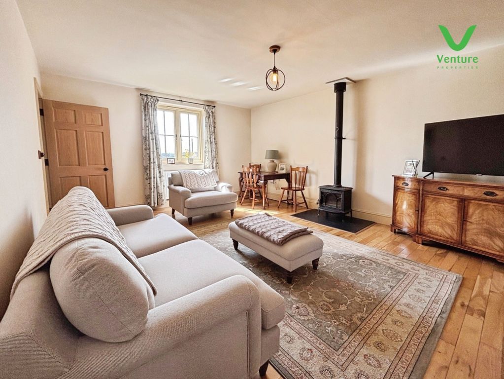 Property photo 2 of 34 Pbox-Img.Jpeg