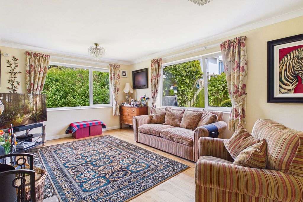 Property photo 2 of 18