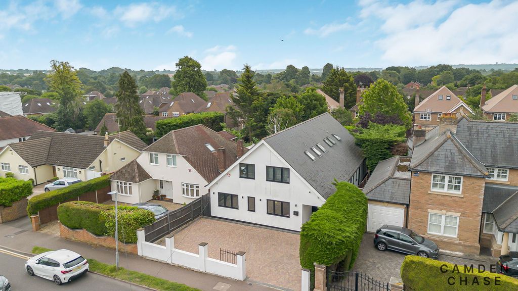 Property photo 1 of 36
