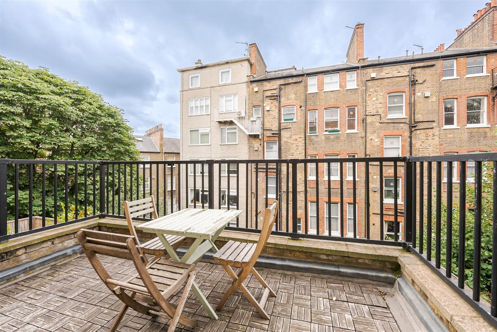 Property photo 1 of 12 Bina Gardens 7C-4.Jpg