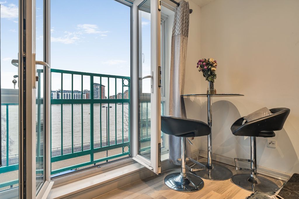 Property photo 2 of 16 4740813