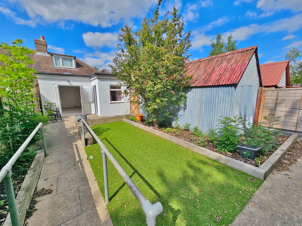 Property photo 3 of 21