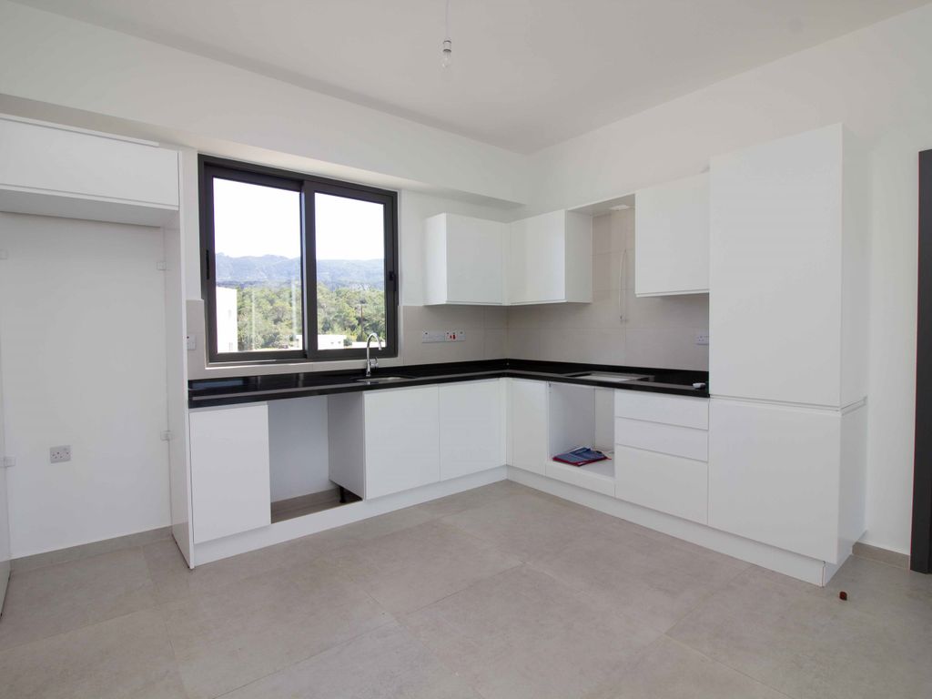 Property photo 3 of 30 2-Bedroom Luxury Seafront Penthouse + Communal Swimming Pool + Within A Complex + Roof Terrace + Underfloor Heating Image No 3