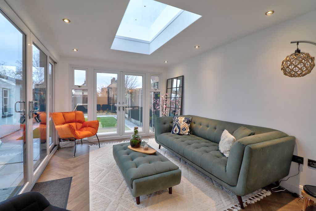 Property photo 1 of 23