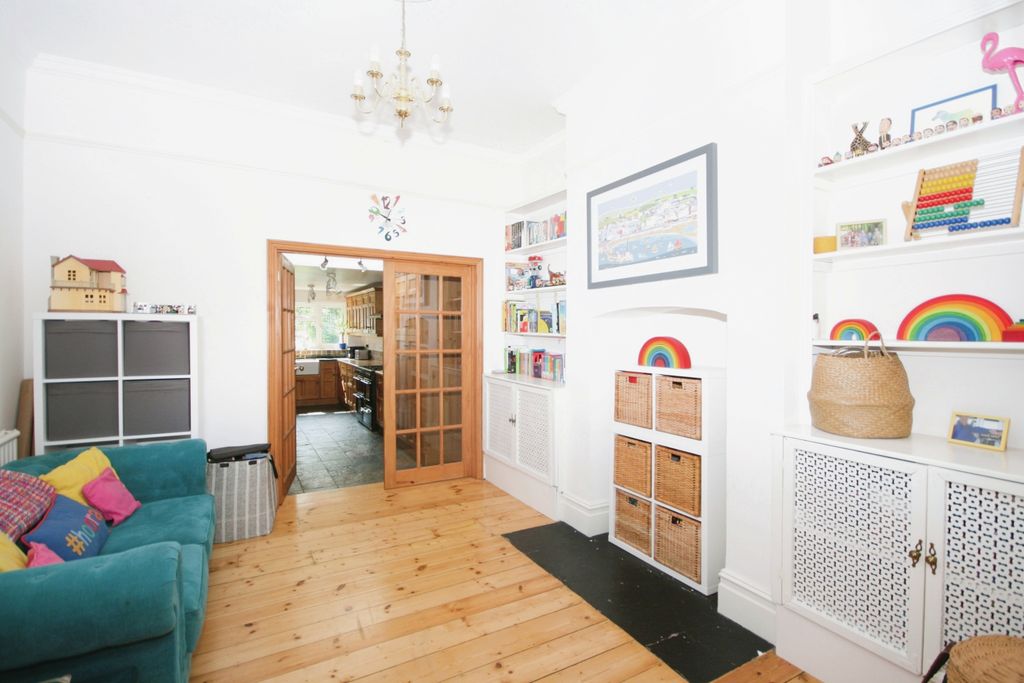 Property photo 3 of 22 Reception