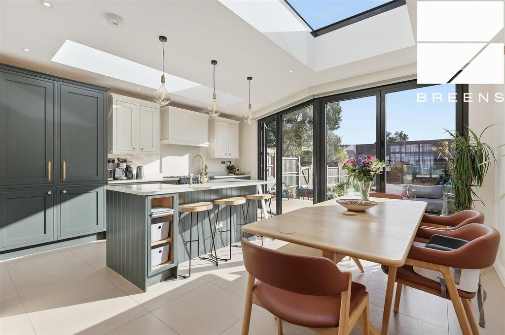 Property photo 1 of 35 8_Img_6272.Jpg