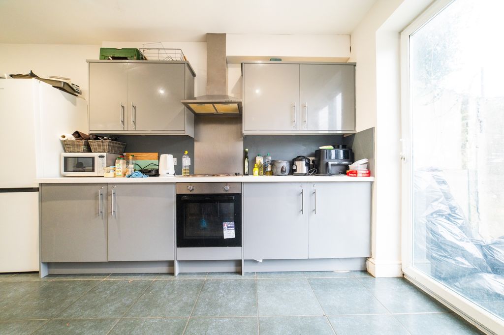 Property photo 2 of 11 Call 02920 454555 To Secure Your Viewing_5