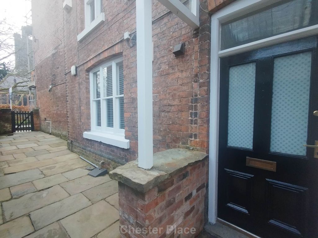 Property photo 2 of 33