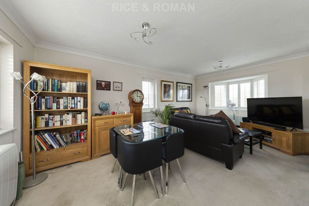 Property photo 3 of 14