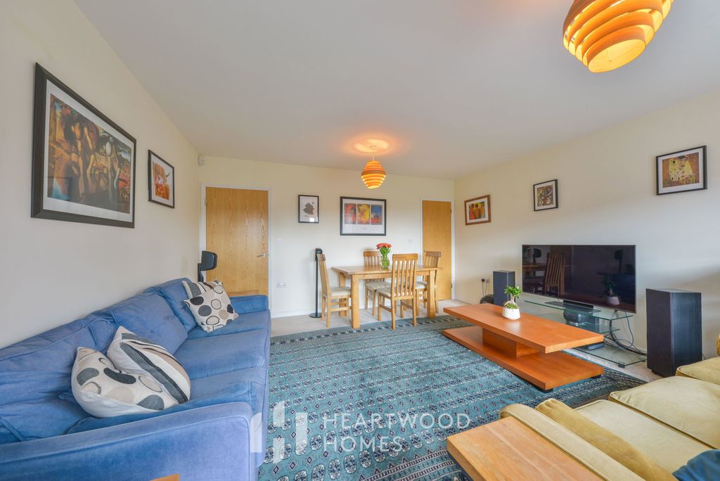 Property photo 3 of 19