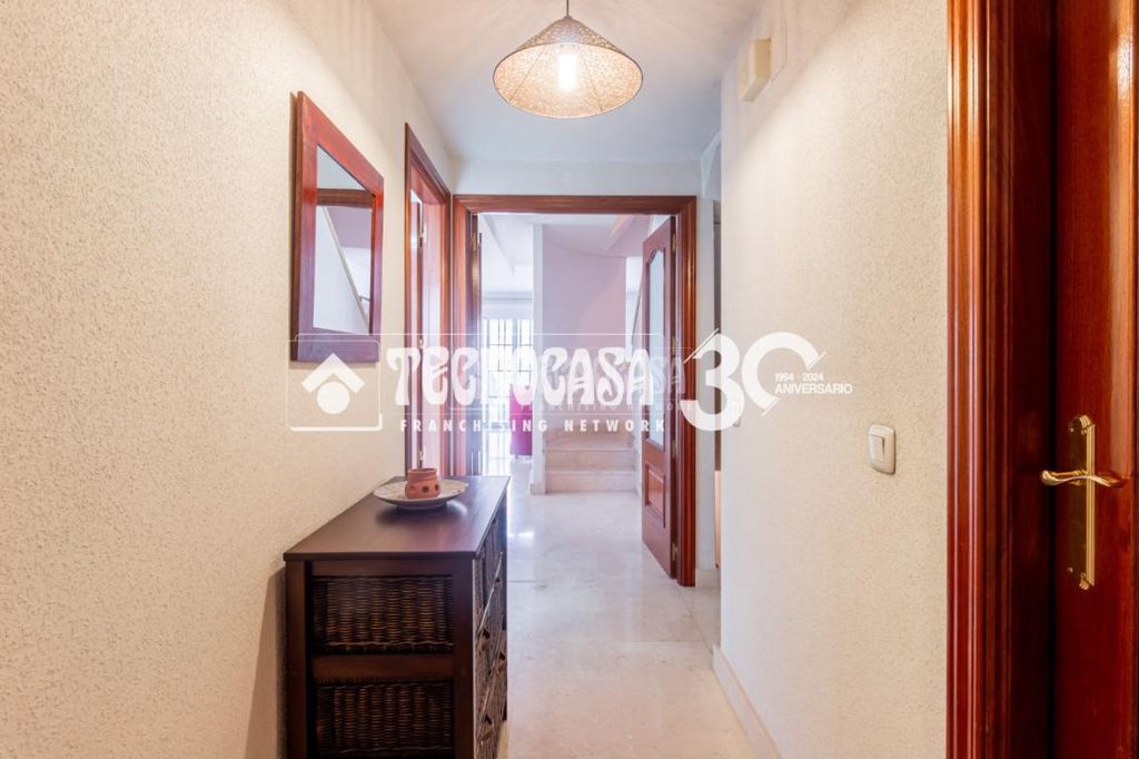 Property photo 2 of 31