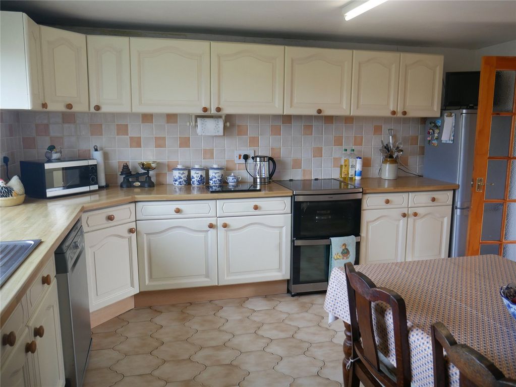 Property photo 3 of 34 Picture No. 38