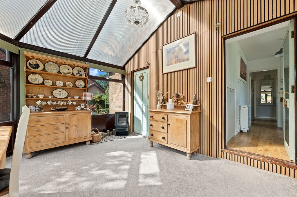 Property photo 3 of 28