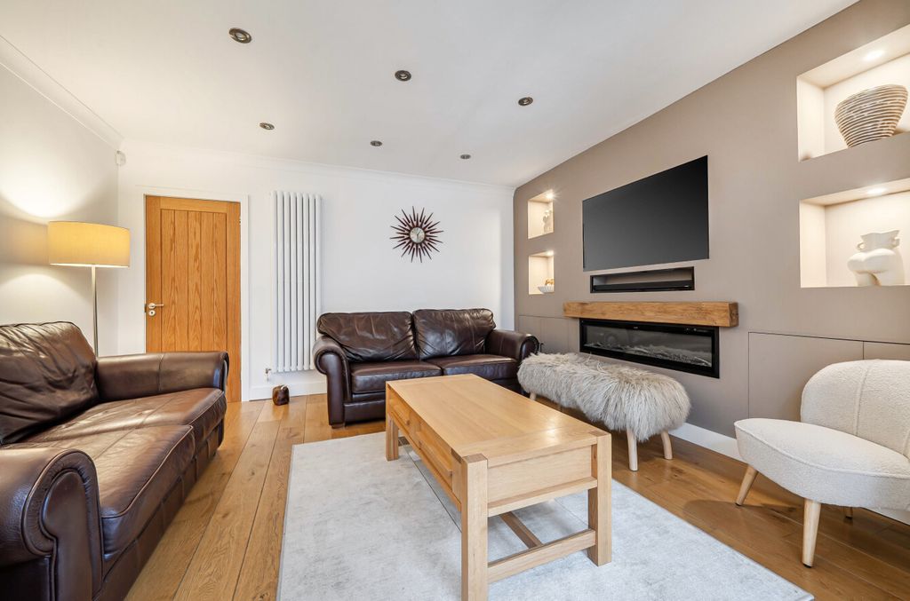 Property photo 3 of 22 1438625-22-69cd58...