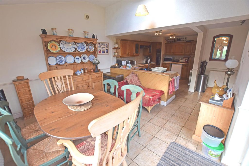 Additional image 6 of 4 bed property for saleMillheath Drive, Lisvane, Cardiff CF14