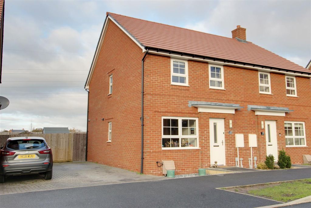 Property photo 1 of 14 Img_1724-Img_1726 F1.Jpg