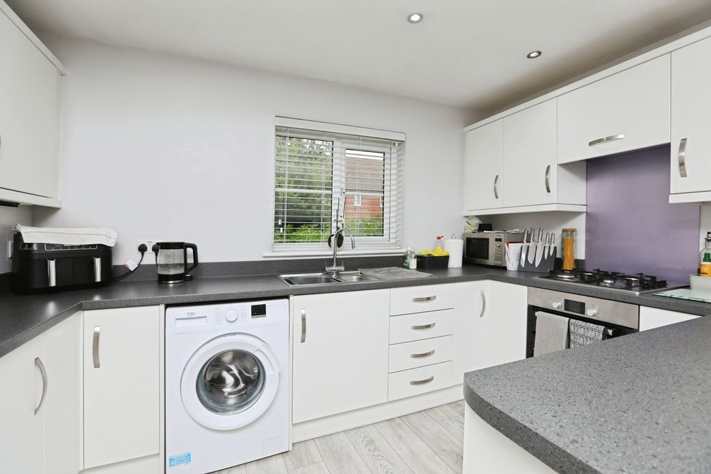 Property photo 2 of 17 Photo