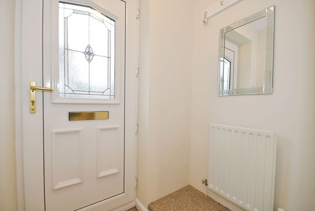 Property photo 2 of 28 Entrance Hall
