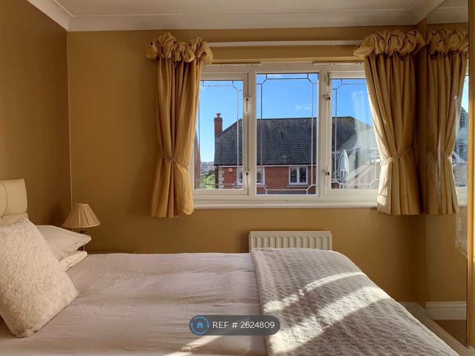 Property photo 1 of 15 Bedroom