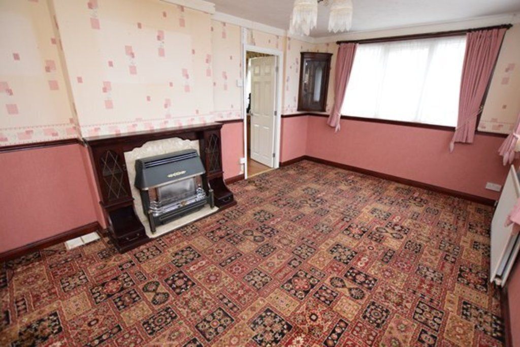 Property photo 3 of 22 Lounge