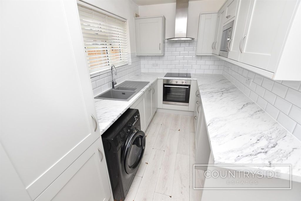 Property photo 2 of 13 Kitchen