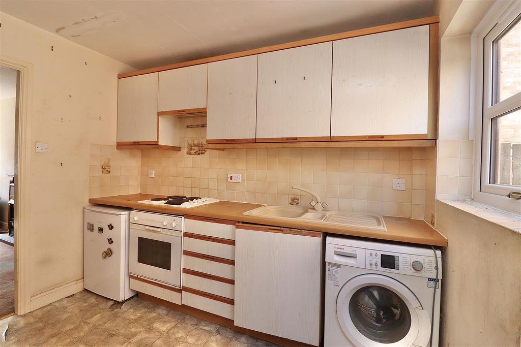Property photo 3 of 7