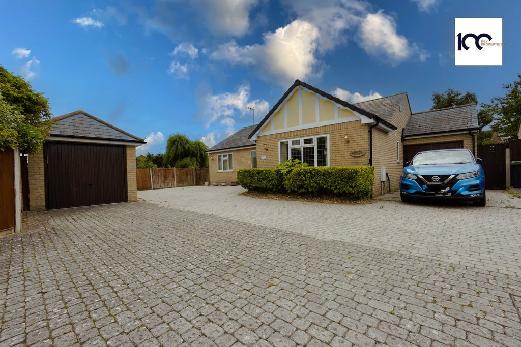 Property photo 1 of 32