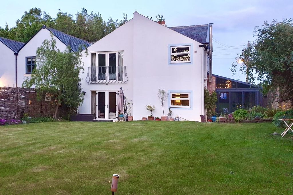 Property photo 1 of 21