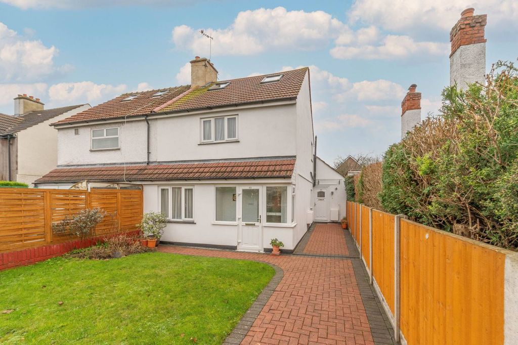 Property photo 2 of 19