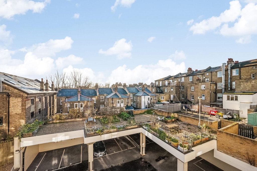 Property photo 3 of 18 5.Jpg