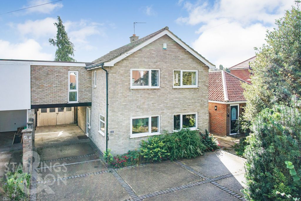 Property photo 1 of 28