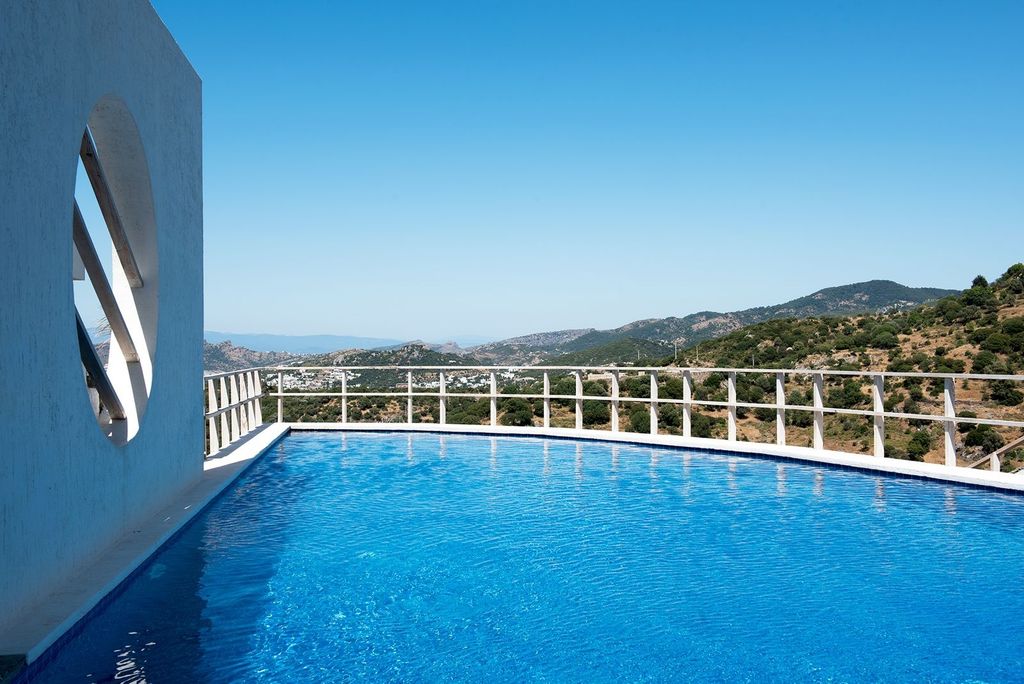 Property photo 2 of 26 Magnificent Sea View Apartment For Sale In Bodrum - Shared Pool With Nature Views