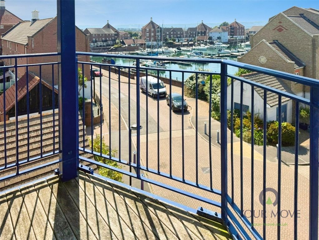 Property photo 2 of 14 Balcony