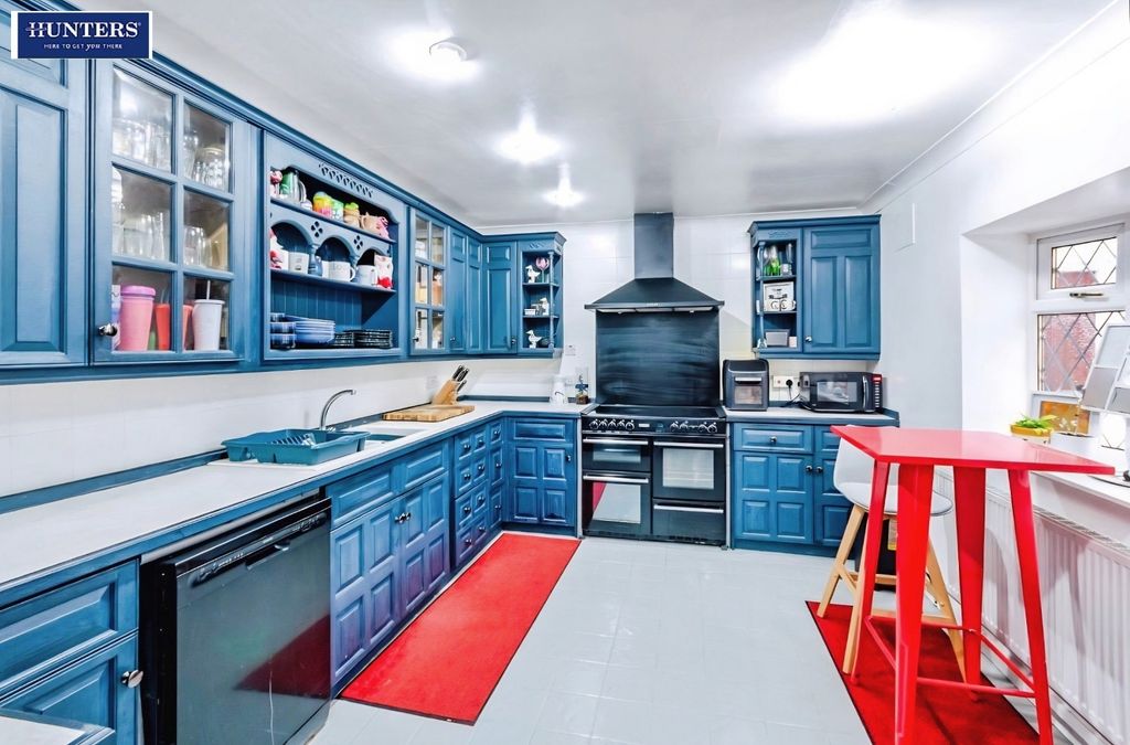 Property photo 3 of 33 Kichen