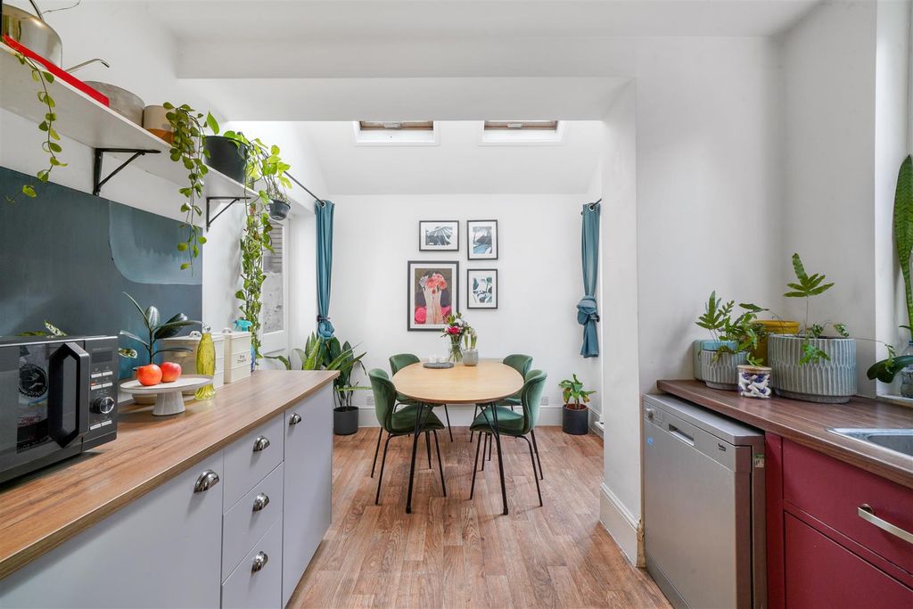 Property photo 2 of 10 Ravenslea Road - Mpha8Gto8Iyeqhjpejkm.Jpg