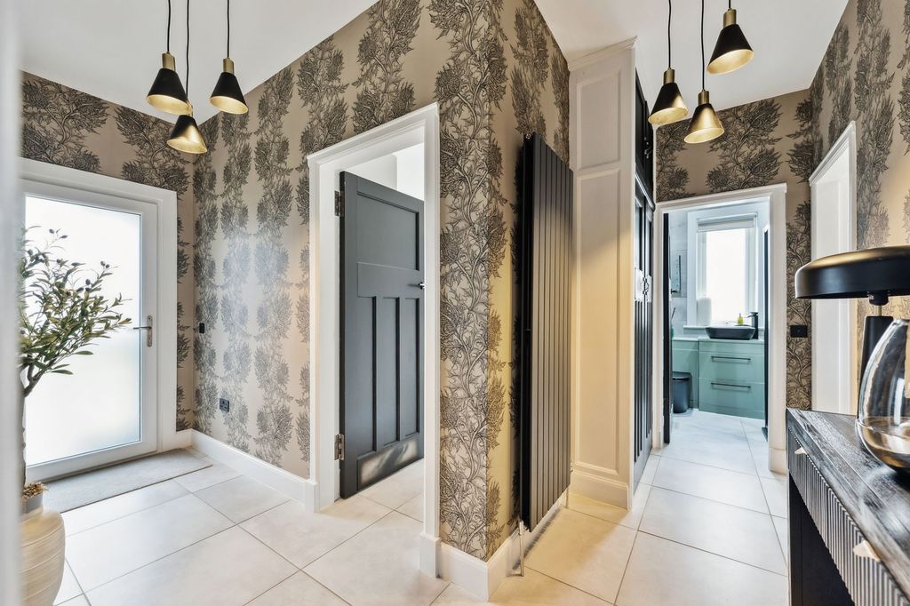 Property photo 2 of 40