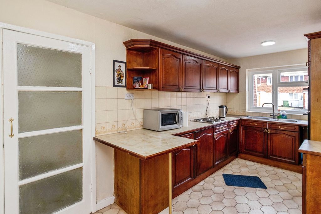 Property photo 3 of 18 Pbox-Img.Jpg