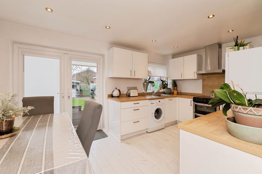 Property photo 3 of 16