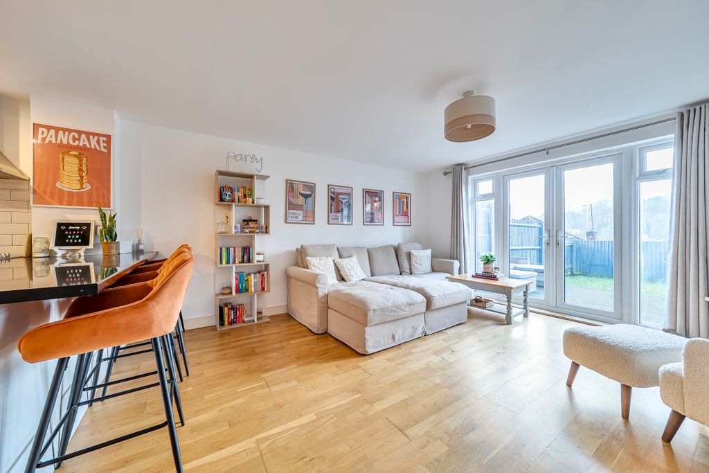 Property photo 2 of 22